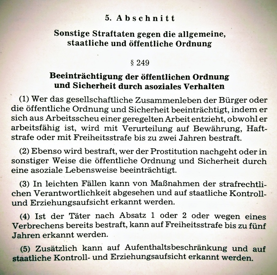 Auszug aus Strafgesetzbuch mit Blick auf Paragraph 249